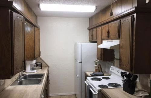 Cozy 1-BR upstairs apartment, near Fort Sill! - Photo 11