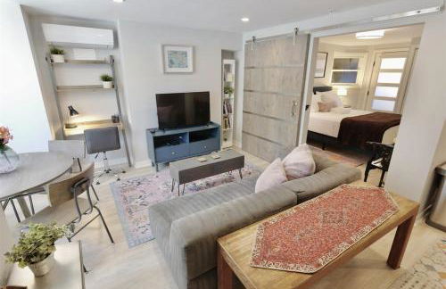 Downtown DC Awaits with Parking Permit - Foto 4