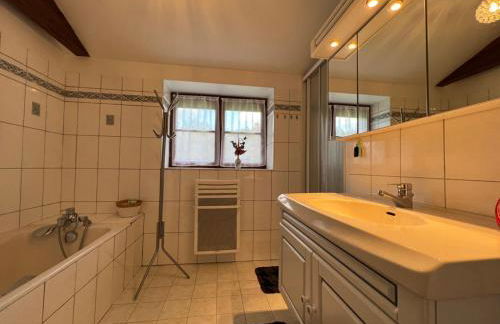 Proche le Mans, Parigné l'Evêque,maison forestière, accueil chevaux possible 11 pers - Foto 10