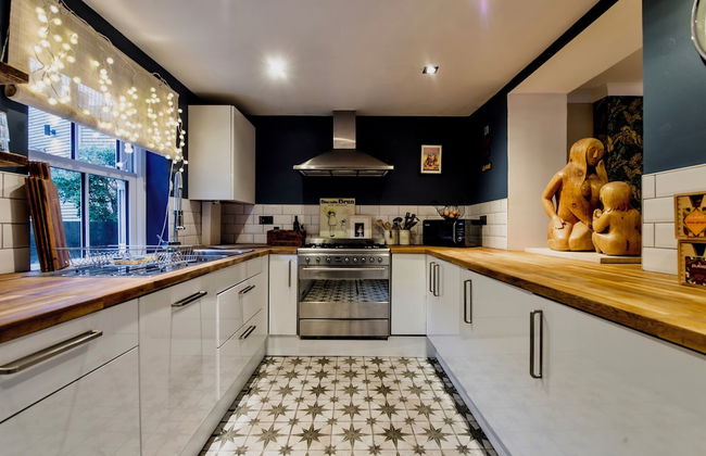 Maya's Glasgow Holiday Homes - Photo 50