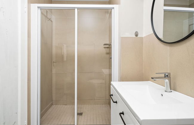 Mayfair Luxury 212 - Photo 26