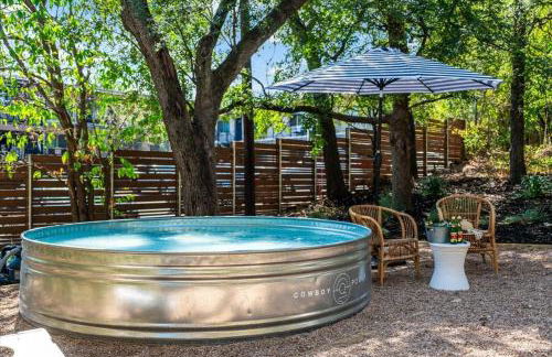 Urban Cowboy Villas - Heart of 704 - Foto 14