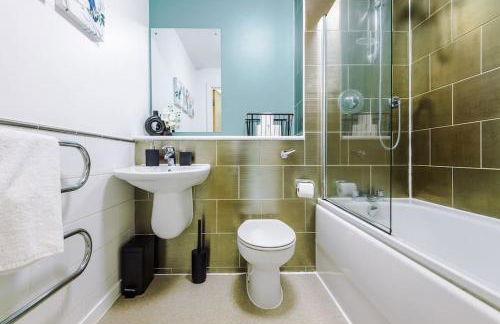 Modern 2BR near Manchester city centre - Free parking garage - Foto 38