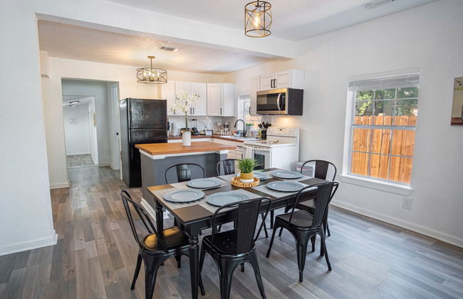 Charming 4br/2ba Only 5 Mins Downtown & Riverwalk - Photo 19