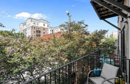 Downtown Condo*Balcony*River*Pet Friendly*Beach - Foto 7