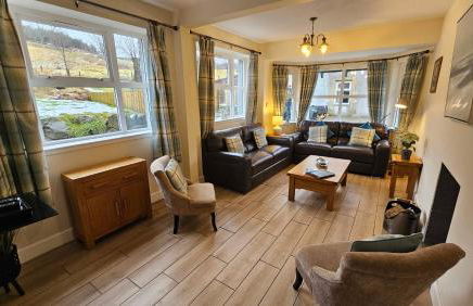 Rose Cottage with Hot Tub - Photo 5