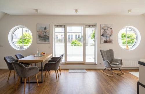 2 Schlafzimmer, Offene Küche, Balkon und Terrasse - moderne 90qm in ruhiger, zentraler Lage - nur 500m bis zum Strand - Foto 4