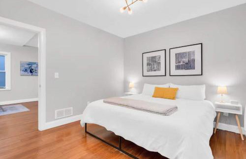 Jennifer's Chic Modern 1st Floor Apt Private Patio - Foto 1