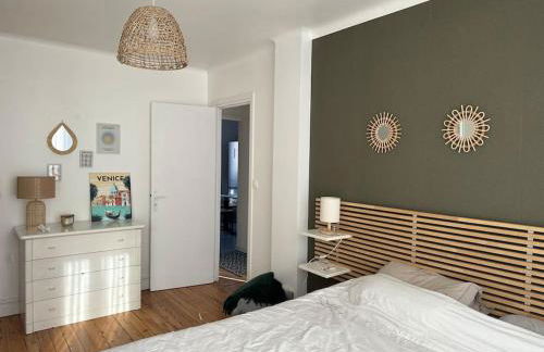 Grand F2 Perret de 60 m2, traversant lumineux, Plein Centre, 36 rue de Paris, vue Catène, arrivée autonome - Foto 3