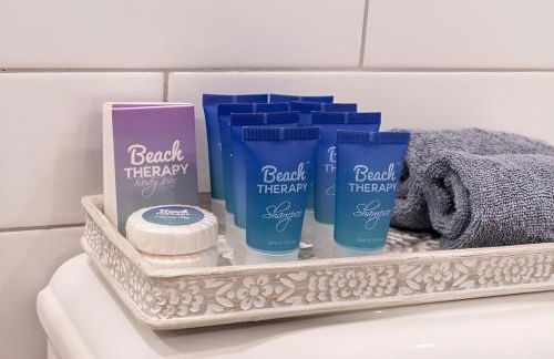 Renovated & Sophisticated Home Near Beach & Shops! - Photo 38