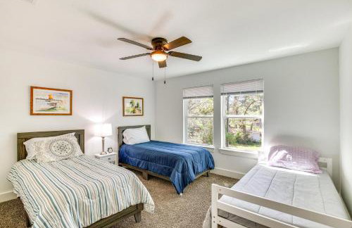 Fire Pit and Grill Lakeside Gun Barrel City Home! - Foto 16