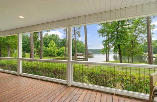 Hidden Gem - Lakefront Home with Private Boat Ramp - Foto 1