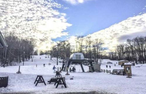 Pocono's Resort | Fire Pit, Jacuzzi, Winter Sport - Foto 74