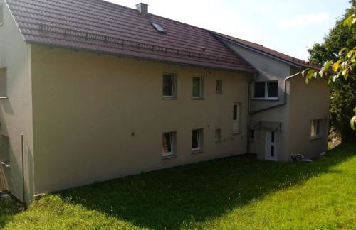 KATIES Apartments bei Regensburg - 3 Zimmer, 6 Personen, Infrarot-Sauna, Disney Plus, Balkon, Grill & Parkplatz - Foto 30
