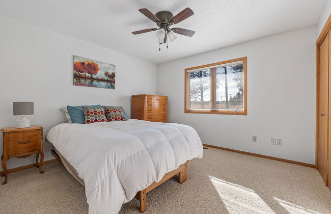 Peaceful Pines 5 BR Home with Jacuzzi - Foto 5