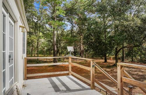 Awendaw Retreat 2 BR Cottage BBQ & Fire Pit - Foto 30