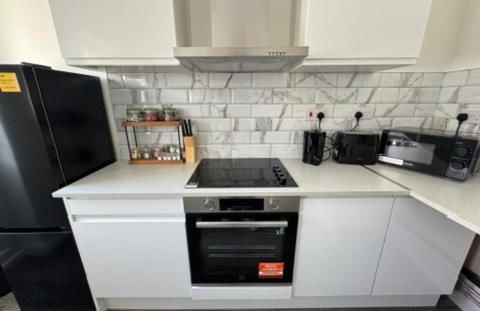 Modern Central Apartments with Balcony - Photo 61