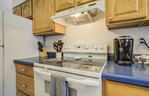 Alder Nest Cozy Retreat w Fire Pit & Workspace - Foto 17