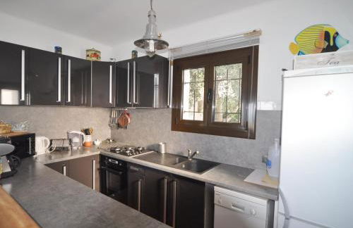 Hermosa Casa Moderna a 500m de la Playa con Aire y Wifi - HISP-7-5 - Foto 13