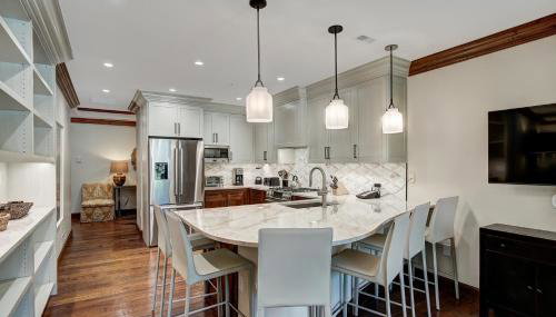 Remodeled 3 Bedroom Valley View at Ritz Carlton condo - Foto 3