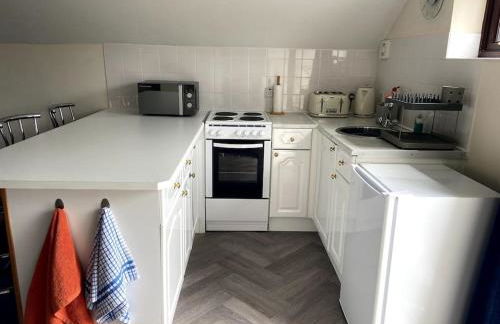 The Bedsit - Photo 9