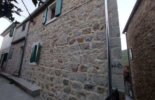 Heritage Apartments Kyra & Fox in Pitve, Hvar - Photo 3