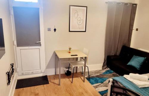 Stylish Self-Contained Apartment with Private Entrance & Self Check-In - Foto 7