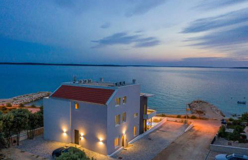 Villa Eni Beachfront apartment with pool - Photo 33