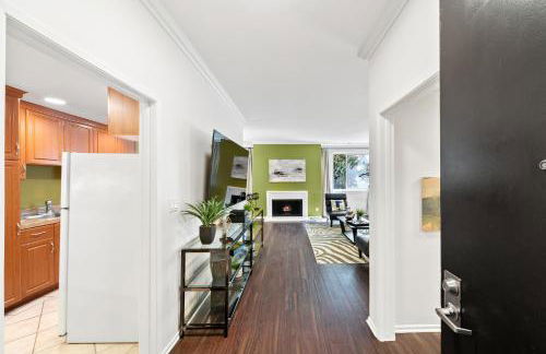 Beverly Hills Gem 1 BR Apt with Parking 218 - Photo 18