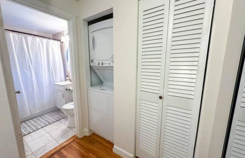 Sun-filled 2BR, In-Unit Laundry, Near T & Medical - Foto 11