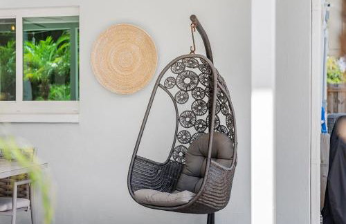 Stunning Tropical Heated Pool House Near The Beach - Foto 18