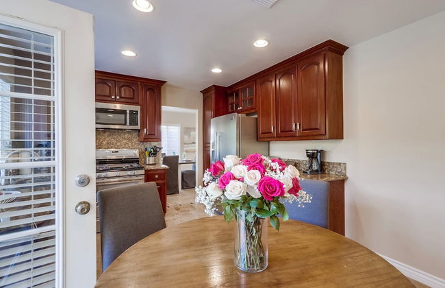 Beautiful Backyard Oasis 5 bedroom 3 Bathroom Home - Foto 18