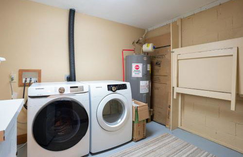 King Bed, Putt-Putt w/ Hot Tub, & Other Games - Foto 31