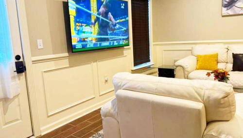 Private and Relaxing Getaway with Gym, Pool & Hot Tub - Foto 4