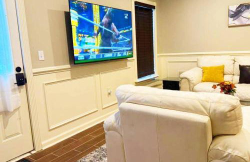 Private and Relaxing Getaway with Gym, Pool & Hot Tub - Foto 4