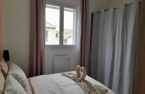 Villa avec plage à pied et grande piscine - Foto 18