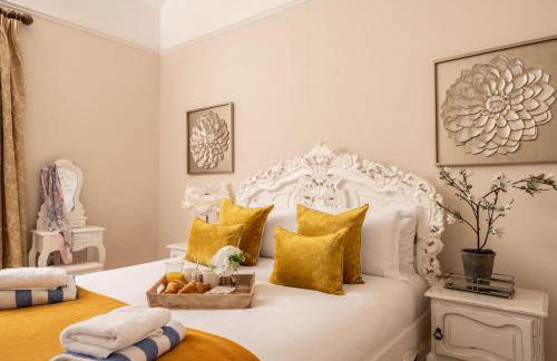 Downwood Vineyard Manor House in Idyllic Countryside - Photo 47