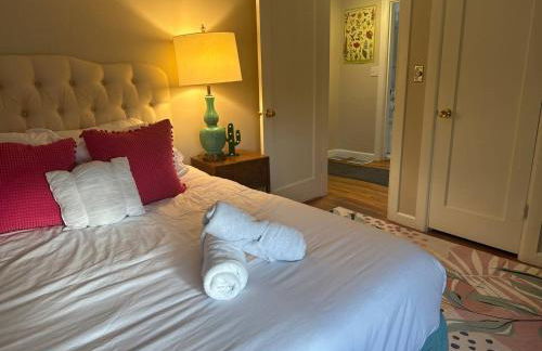 Garden Retreat • Deck Dining + Fire Pit - Foto 38