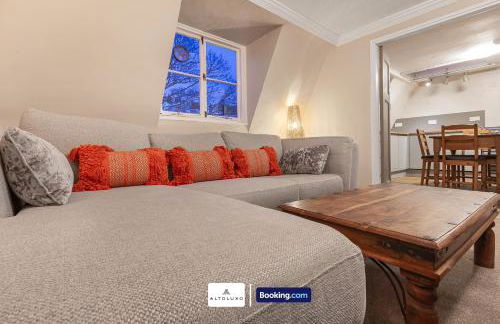 Spacestation Four 4 Bedroom Serviced Apartment By AltoLuxoExperience Short Lets & Serviced Accommodation With Free Wifi - Foto 20