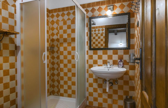 Spacious Villa in Tinjan With Pool - Foto 14