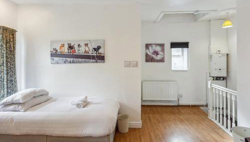 Contractors & Pets Welcome - Sleeps 1-4, less than 1 mile from M606, Ideal for Longer Stays - Foto 3, towels