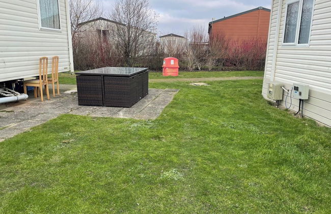 Cozy Camber Caravan 3 Bedroom Retreat With Decking - Foto 12