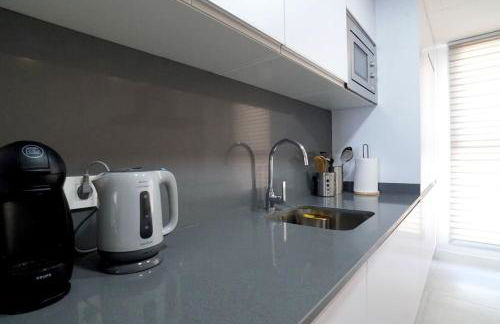 Deluxe sea view apartment with a swimming pool - Foto 18