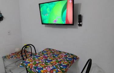Seu Apto Praia da Costa 2 Sala Quarto Banheiro 1 Cama casal e 2 Camas Solteiro Econômico Local Excelente Ar Cond Frigobar Microondas Tv Todo Seu Centro - Foto 7