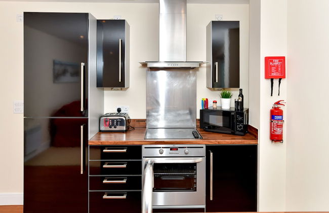 Meridian Quay Apartments - Photo 16