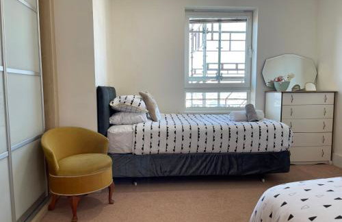 Quay & Sea View Spacious Modern Secure Parking - Photo 40