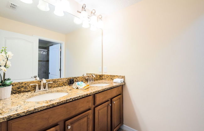 Contemporary 4 Bed 3 Bath Town Home With Upgrades, Private Pool i Close to Disney, Shopping - Foto 31