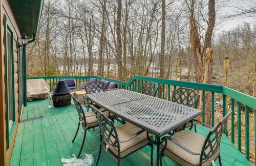 Lovely Poconos Cabin with Resort Amenities! - Foto 22
