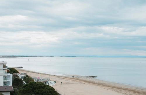 Vista mare a 10m dalla spiaggia, 8 piano e parcheggio privato - Foto 24