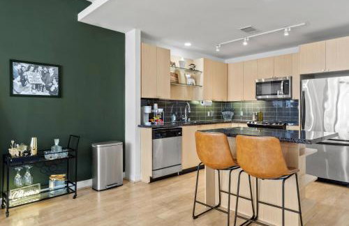 Downtown Dallas High Rise with Free Parking, Gym, Pool, City Views - Foto 6